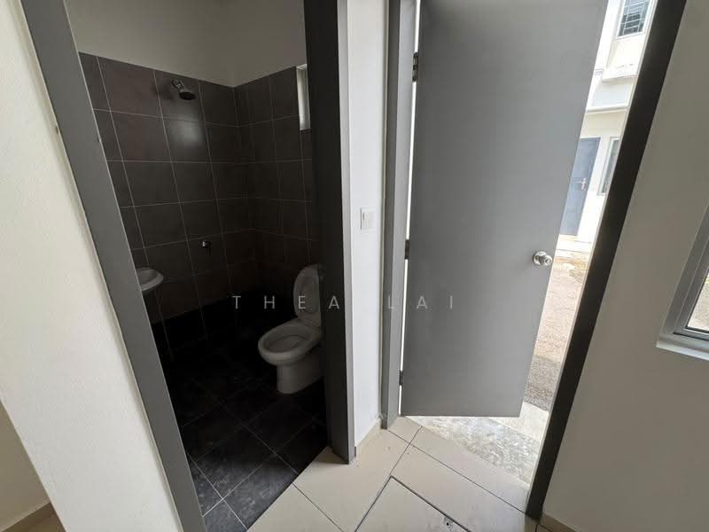 2-storey Terraced House for Rent in Iskandar Puteri (Nusajaya) (Johor) - Thea Lai - Bathroom - PropertyGuru.com.my