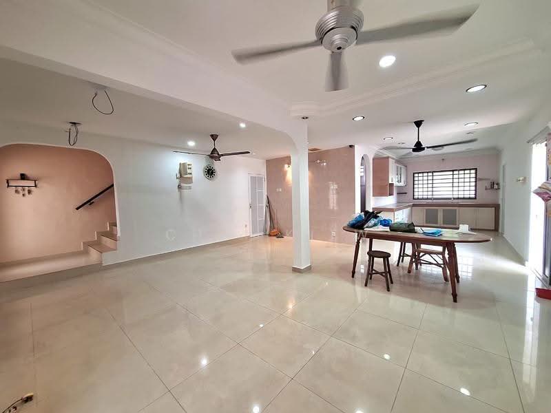 2-storey Terraced House for Sale in Bukit Setongkol (Kuantan) - Chai Kiew Tiong - Living Room - PropertyGuru.com.my