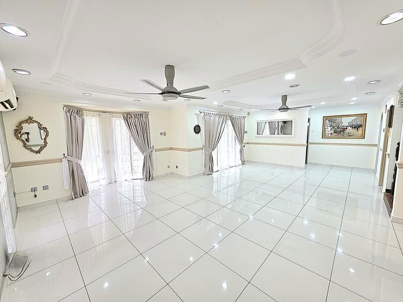 Rumah Teres 2-Tingkat untuk Dijual di Shah Alam (Selangor) - Nur Ain Mat Zain - Living Room - PropertyGuru.com.my