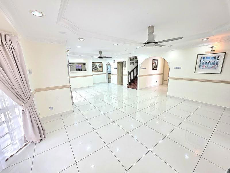 Rumah Teres 2-Tingkat untuk Dijual di Shah Alam (Selangor) - Nur Ain Mat Zain - Living Room - PropertyGuru.com.my