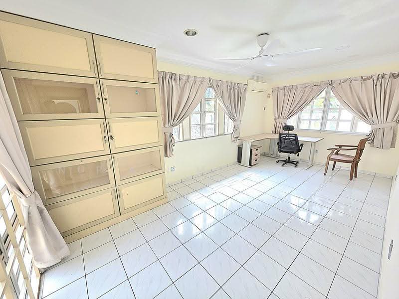 Rumah Teres 2-Tingkat untuk Dijual di Shah Alam (Selangor) - Nur Ain Mat Zain - Study - PropertyGuru.com.my