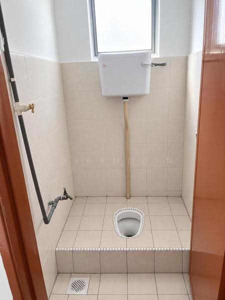 Shop / Office for Sale in Bandar Baru Salak Tinggi (Sepang) - Amirruddin . - Bathroom - PropertyGuru.com.my