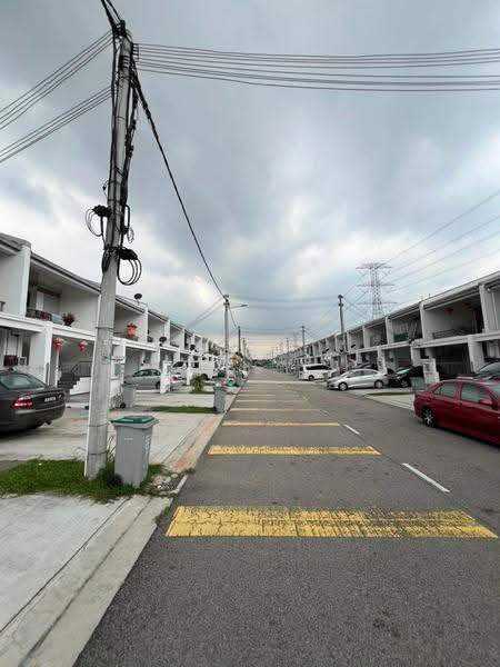Townhouse for Rent in Bandar Cemerlang (Ulu Tiram) - Jesy Tey - Exterior - PropertyGuru.com.my