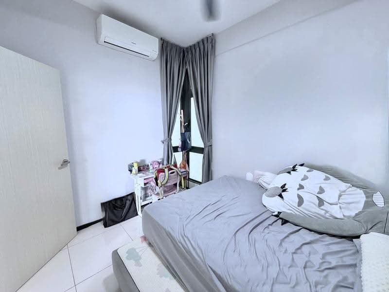 Service Residence for Sale at 8Scape Residence @ Sutera - Karl Lim - Bedroom - PropertyGuru.com.my