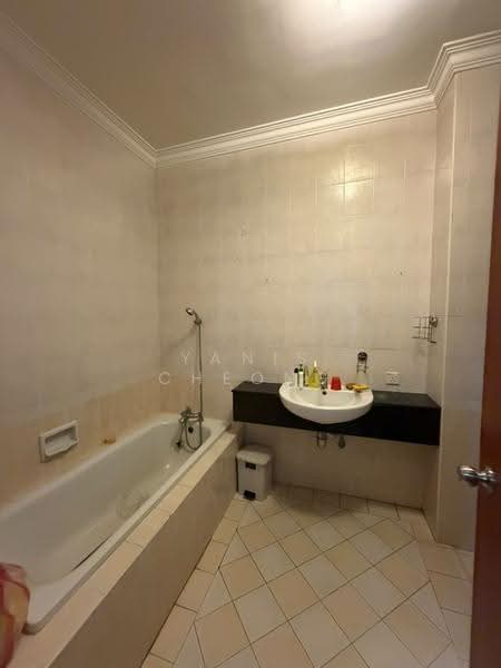 Rumah Teres 3-Tingkat untuk Dijual di Taman Tasik Indah Mewah (Batu) - Yanis Cheong - Bathroom - PropertyGuru.com.my