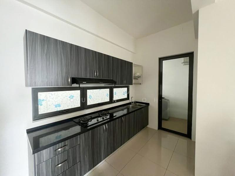 Kediaman Servis untuk Dijual di Mahkota Impian - Quinn Loh - Kitchen - PropertyGuru.com.my