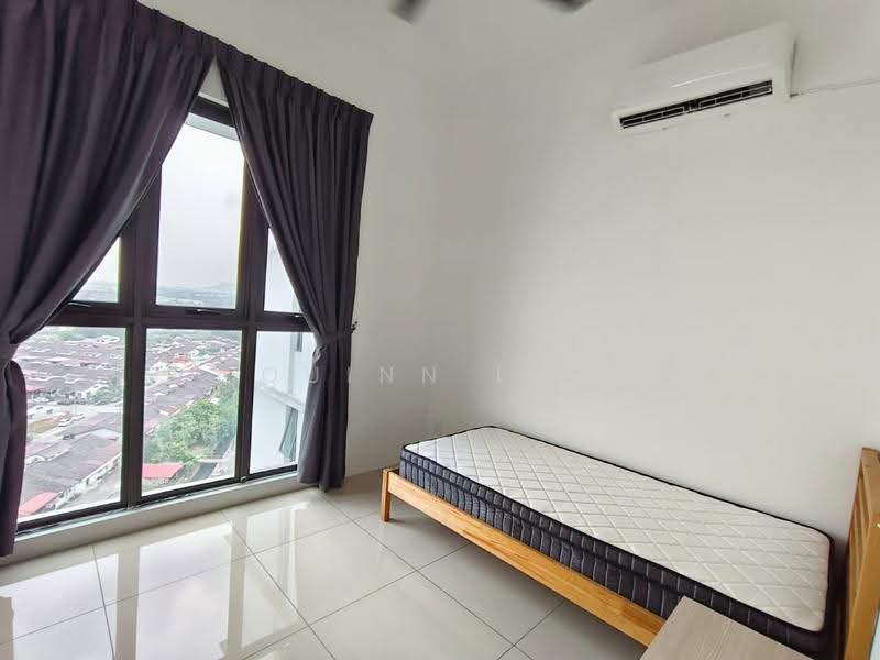 Kediaman Servis untuk Dijual di Mahkota Impian - Quinn Loh - Bedroom - PropertyGuru.com.my