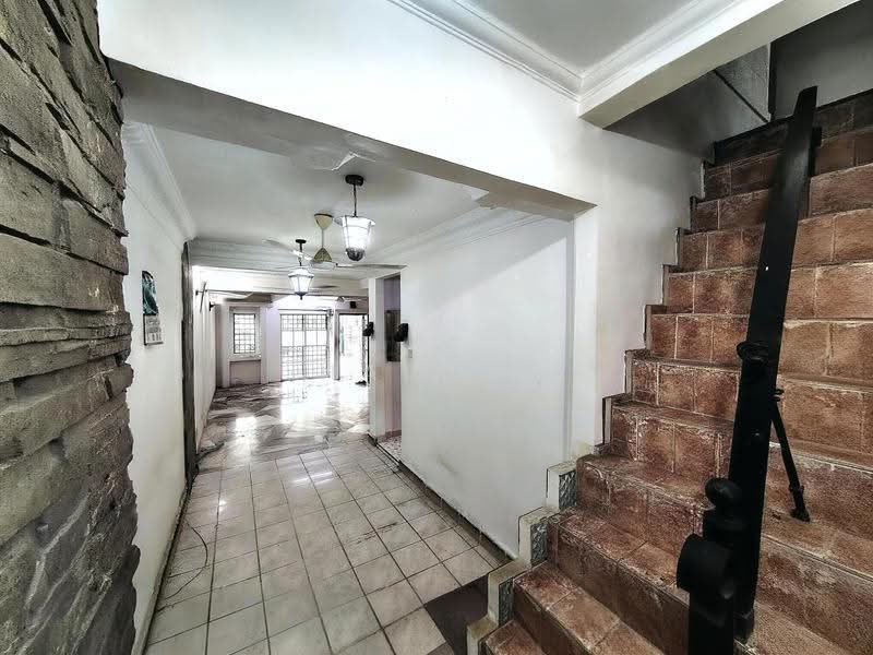 Rumah Teres 2-Tingkat untuk Dijual di Bandar Puncak Alam (Puncak Alam) - Hairul Ramli - Entrance - PropertyGuru.com.my