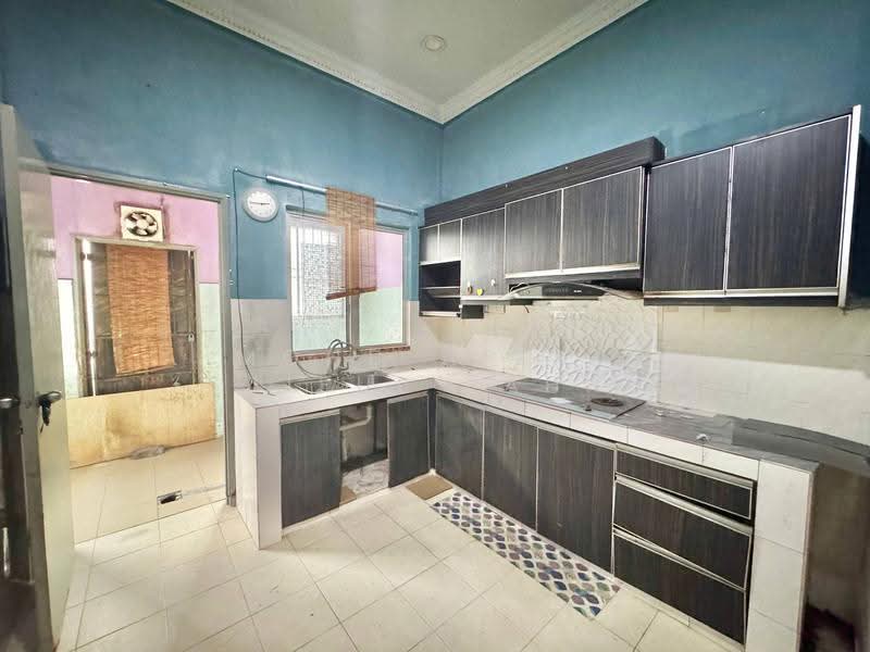 1-storey Terraced House for Sale in Shah Alam (Selangor) - Mohd Aizat Saiful Bahri - Kitchen - PropertyGuru.com.my