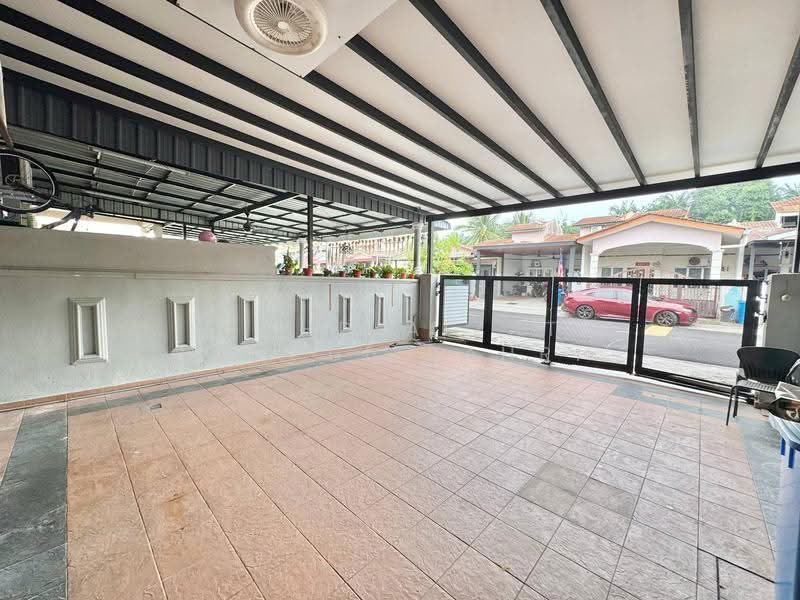 1-storey Terraced House for Sale in Shah Alam (Selangor) - Mohd Aizat Saiful Bahri - Exterior - PropertyGuru.com.my