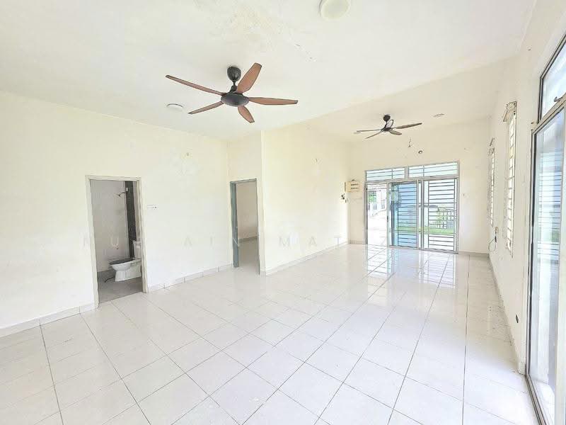 Semi-Detached House for Sale in Telok Panglima Garang (Selangor) - Nur Ain Mat Zain - Living Room - PropertyGuru.com.my