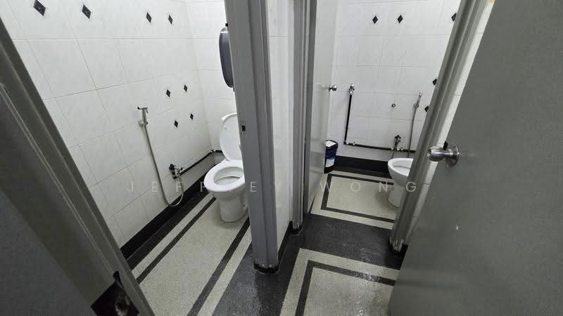Pejabat untuk Disewa di Petaling Jaya (Selangor) - Jeffrey Wong - Bathroom - PropertyGuru.com.my