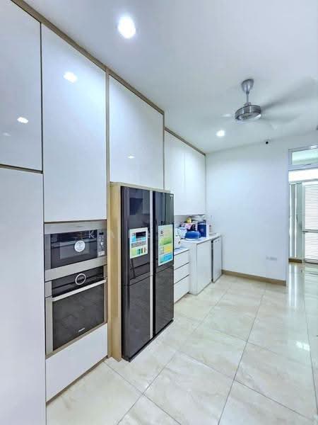 Rumah Berkembar untuk Dijual di Taman Molek (Johor Bahru) - Karl Lim - Kitchen - PropertyGuru.com.my