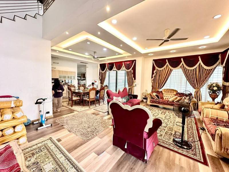 Rumah Berkembar untuk Dijual di Taman Cahaya Alam (Shah Alam) - Mohammad Din Majid - Living Room - PropertyGuru.com.my