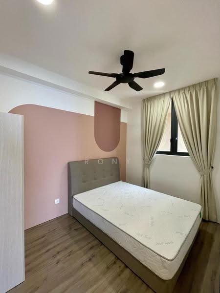 Kediaman Servis untuk Dijual di Henna Residence @ The Quartz WM - Rony Yeo - Bedroom - PropertyGuru.com.my
