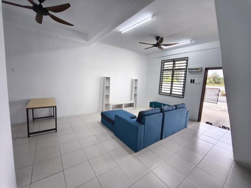 2-storey Terraced House for Rent in Seremban (Negeri Sembilan) - Geoff Lim - Living Room - PropertyGuru.com.my