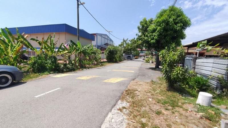 1-storey Terraced House for Sale in Taman Pandamaran Jaya (Pelabuhan Klang) - Shahidan Ismail - Exterior - PropertyGuru.com.my