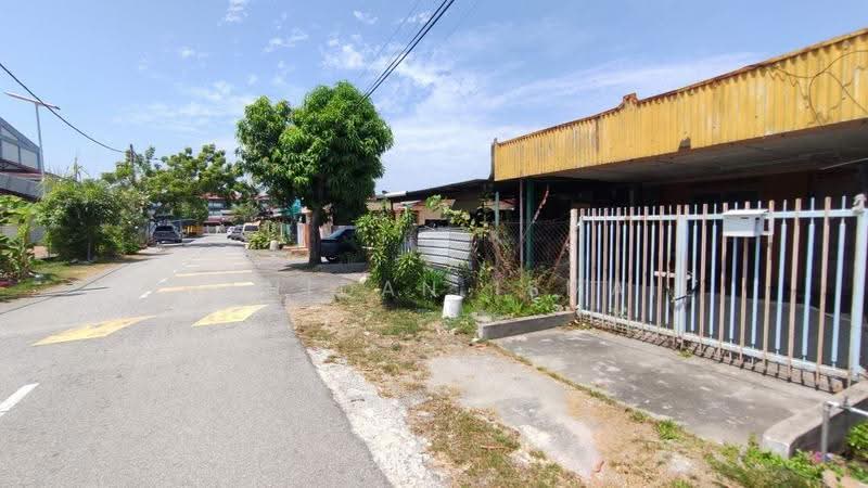 1-storey Terraced House for Sale in Taman Pandamaran Jaya (Pelabuhan Klang) - Shahidan Ismail - Exterior - PropertyGuru.com.my