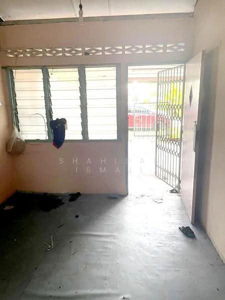 1-storey Terraced House for Sale in Taman Pandamaran Jaya (Pelabuhan Klang) - Shahidan Ismail - Interior - PropertyGuru.com.my