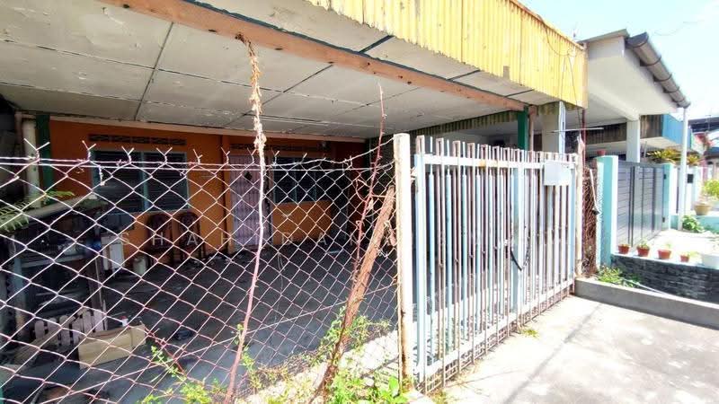 1-storey Terraced House for Sale in Taman Pandamaran Jaya (Pelabuhan Klang) - Shahidan Ismail - Exterior - PropertyGuru.com.my