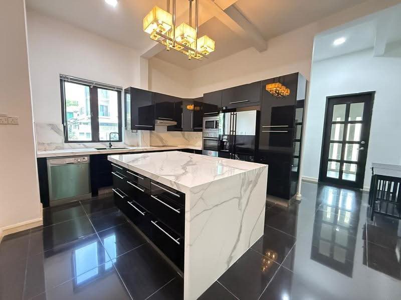 Bungalow House untuk Dijual di Perdana Lakeview East (Cyberjaya) - Henry Liew - Kitchen - PropertyGuru.com.my