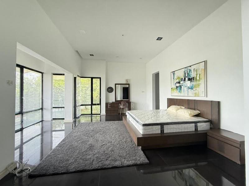 Bungalow House untuk Dijual di Perdana Lakeview East (Cyberjaya) - Henry Liew - Bedroom - PropertyGuru.com.my