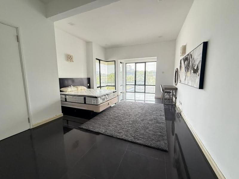 Bungalow House untuk Dijual di Perdana Lakeview East (Cyberjaya) - Henry Liew - Bedroom - PropertyGuru.com.my