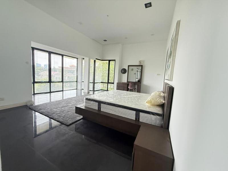 Bungalow House untuk Dijual di Perdana Lakeview East (Cyberjaya) - Henry Liew - Bedroom - PropertyGuru.com.my