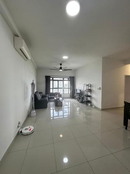 Kediaman Servis untuk Dijual di Meridin Suites @ The Meridin - Jennifer Ng - Living Room - PropertyGuru.com.my
