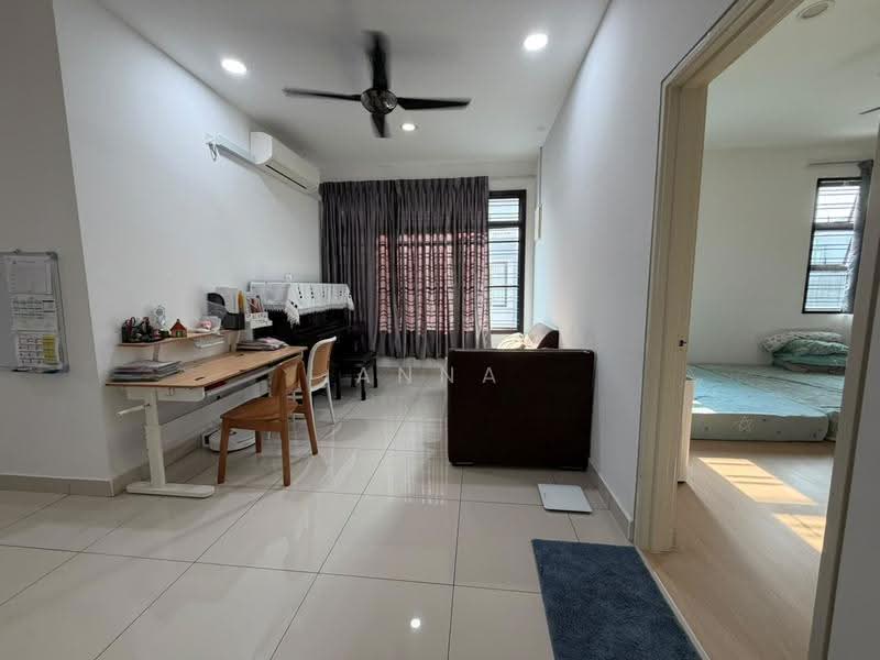 Semi-Detached House for Sale in Taman Nusa Idaman (Iskandar Puteri (Nusajaya)) - Anna Woon - Living Room - PropertyGuru.com.my