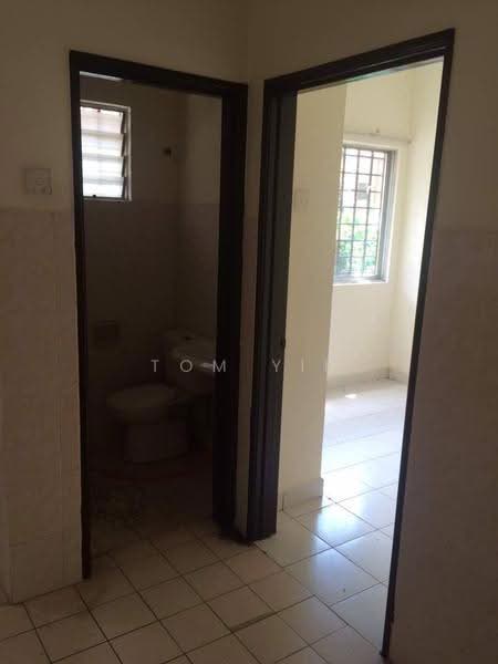 Rumah Teres 2-Tingkat untuk Dijual di Desa Coalfields (Sungai Buloh) - Tom Yip - Bathroom - PropertyGuru.com.my