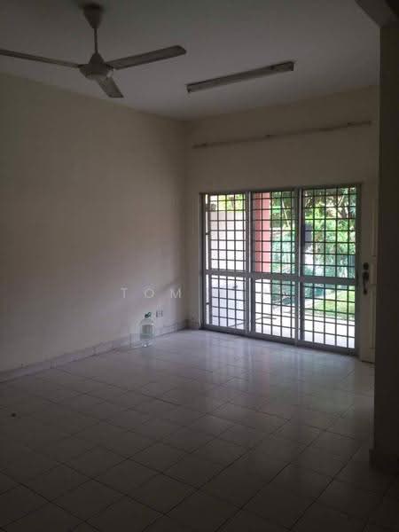 Rumah Teres 2-Tingkat untuk Dijual di Desa Coalfields (Sungai Buloh) - Tom Yip - Living Room - PropertyGuru.com.my