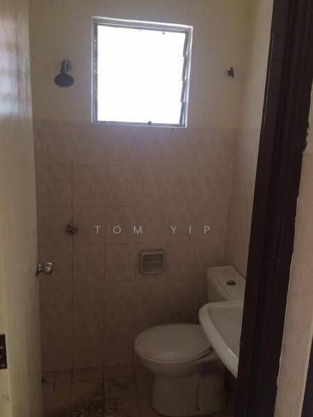 Rumah Teres 2-Tingkat untuk Dijual di Desa Coalfields (Sungai Buloh) - Tom Yip - Bathroom - PropertyGuru.com.my