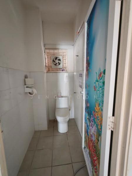 Shop for Rent in Desa Petaling (Kuala Lumpur) - Jeno Poon - Bathroom - PropertyGuru.com.my