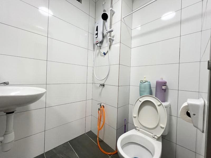 Service Residence for Sale at Traders Garden @ Cheras Selatan - Max Chua - Bathroom - PropertyGuru.com.my