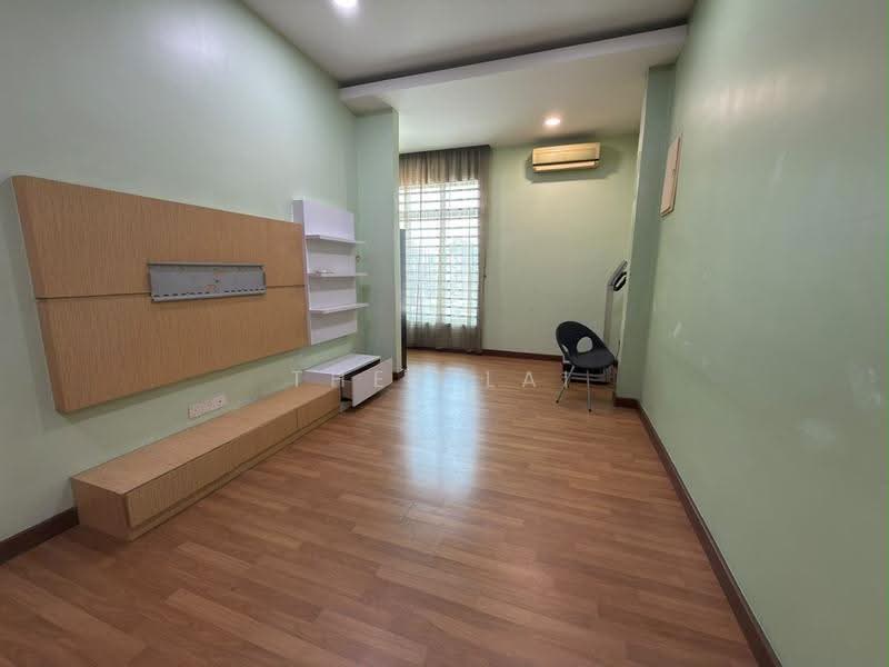 Cluster House for Rent in Taman Pulai Flora (Skudai) - Thea Lai - Living Room - PropertyGuru.com.my