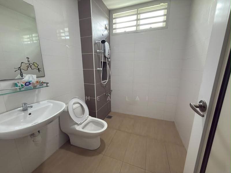 Cluster House for Rent in Taman Pulai Flora (Skudai) - Thea Lai - Bathroom - PropertyGuru.com.my
