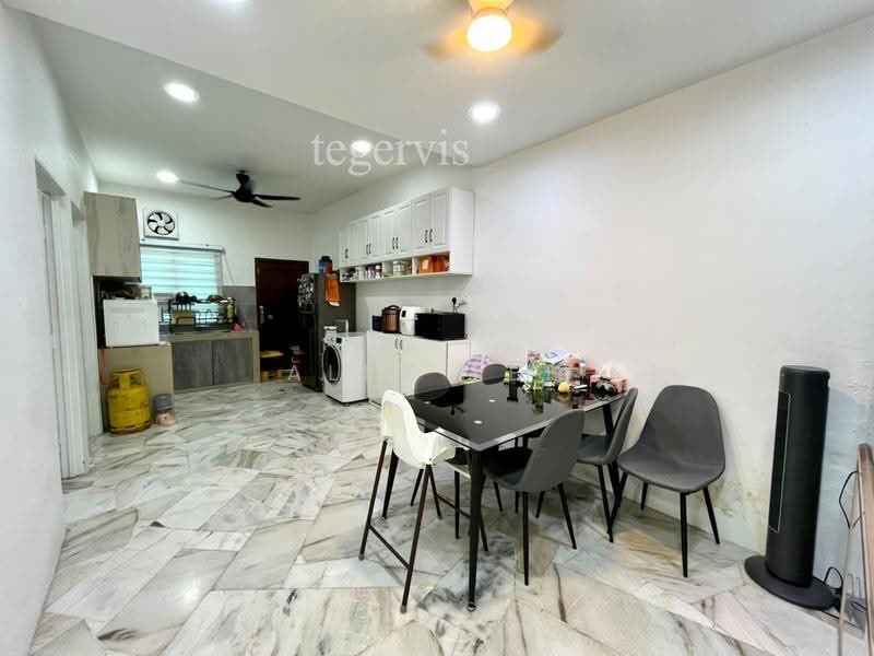 1-storey Terraced House for Sale in Klang (Selangor) - Alex Lee - Kitchen - PropertyGuru.com.my