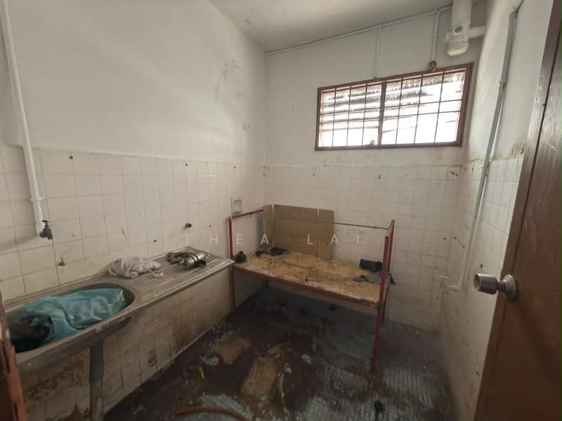 Shop / Office for Rent in Taman Johor Jaya (Johor Bahru) - Thea Lai - Interior - PropertyGuru.com.my
