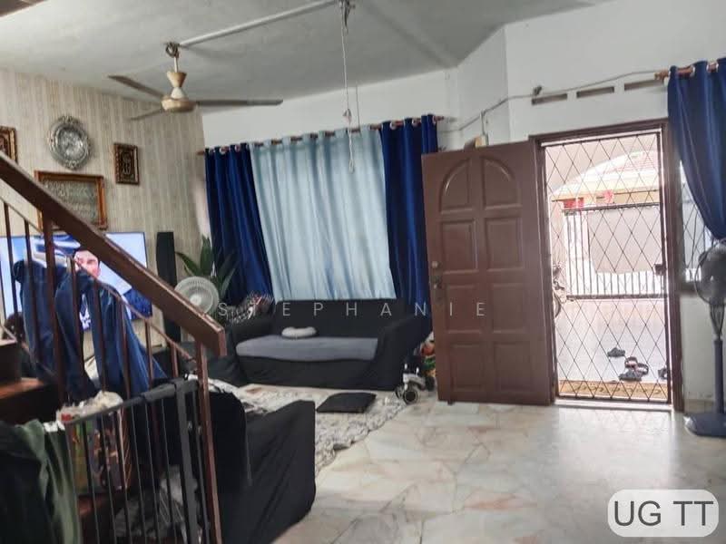 Rumah Teres 2-Tingkat untuk Dijual di Taman Chi Liung (Klang) - Stephanie Lim - Living Room - PropertyGuru.com.my