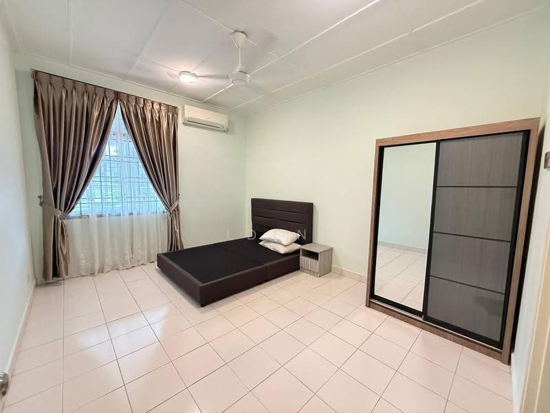 Rumah Teres 1-Tingkat untuk Dijual di Taman Pelangi Indah (Ulu Tiram) - Iden Tan - Bedroom - PropertyGuru.com.my
