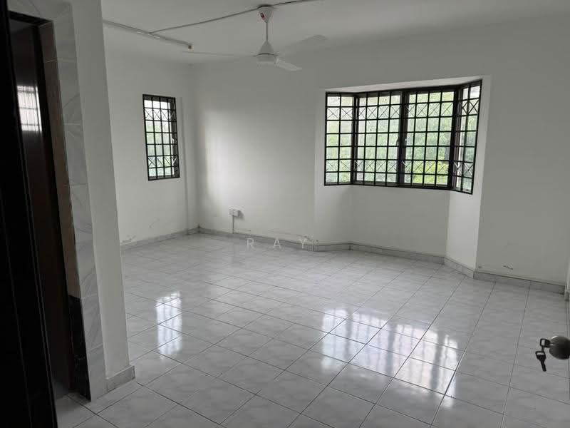 Apartment for Rent at Pangsapuri Suria Subang - Ray Chong - Living Room - PropertyGuru.com.my