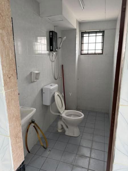 Apartment for Rent at Pangsapuri Suria Subang - Ray Chong - Bathroom - PropertyGuru.com.my