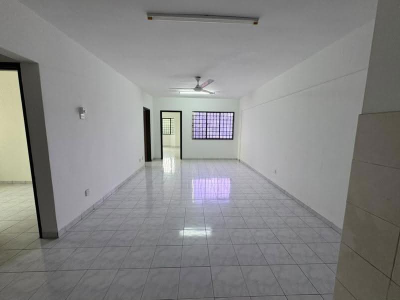 Apartment for Rent at Pangsapuri Suria Subang - Ray Chong - Living Room - PropertyGuru.com.my