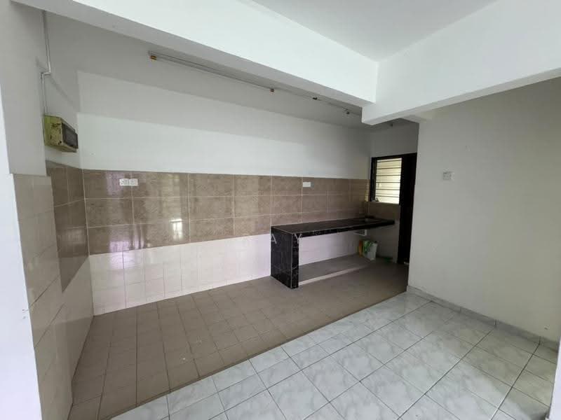Apartment for Rent at Pangsapuri Suria Subang - Ray Chong - Kitchen - PropertyGuru.com.my