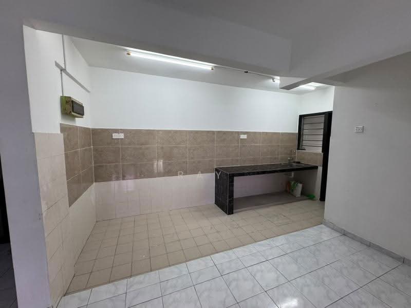 Apartment for Rent at Pangsapuri Suria Subang - Ray Chong - Kitchen - PropertyGuru.com.my