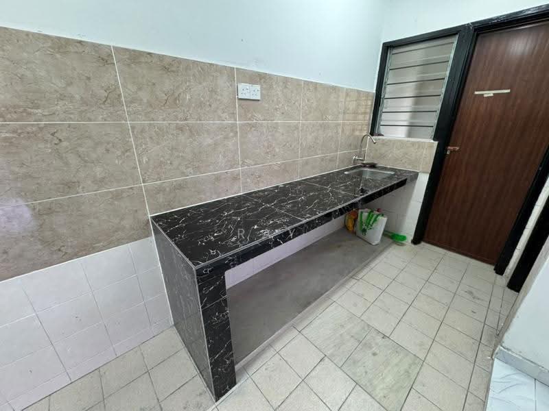 Apartment for Rent at Pangsapuri Suria Subang - Ray Chong - Kitchen - PropertyGuru.com.my