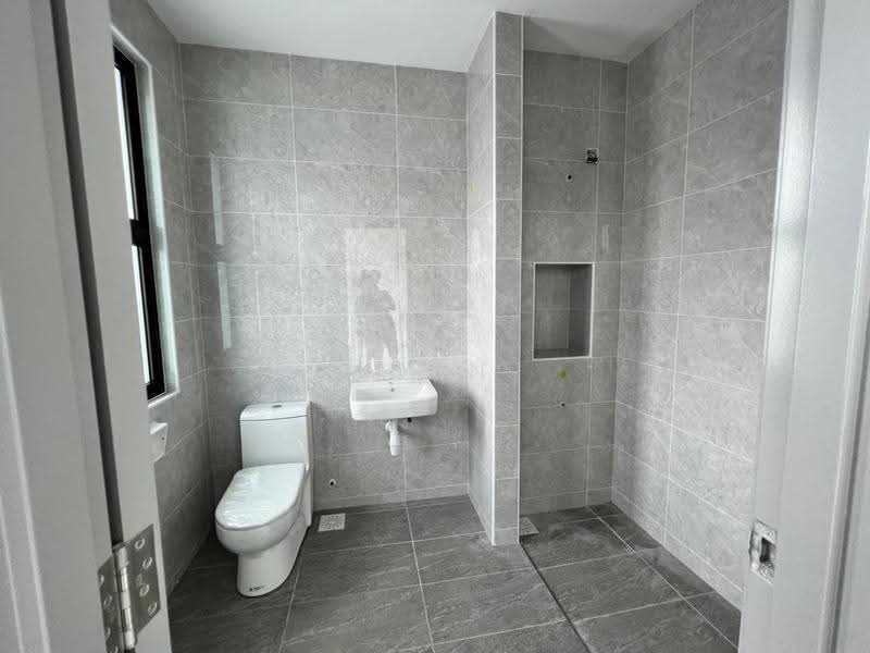 2-storey Terraced House for Sale in Johor Bahru (Johor) - Iden Tan - Bathroom - PropertyGuru.com.my