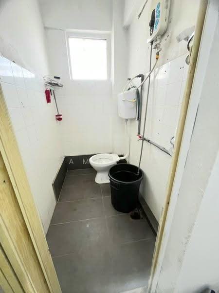 Flat for Sale at Taman Bukit Mewah - Samantha Tang - Bathroom - PropertyGuru.com.my