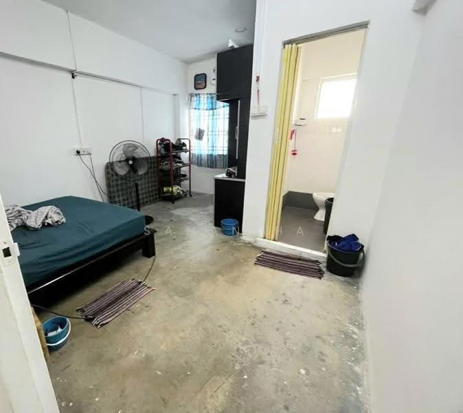 Flat for Sale at Taman Bukit Mewah - Samantha Tang - Bedroom - PropertyGuru.com.my